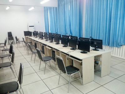 美麗校園 文智芳華 ――23中學(xué)校園環(huán)境及教育教學(xué)活動(dòng)簡(jiǎn)介